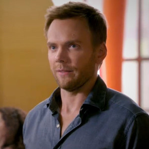 Joel McHale, Community Joel McHale, Community
